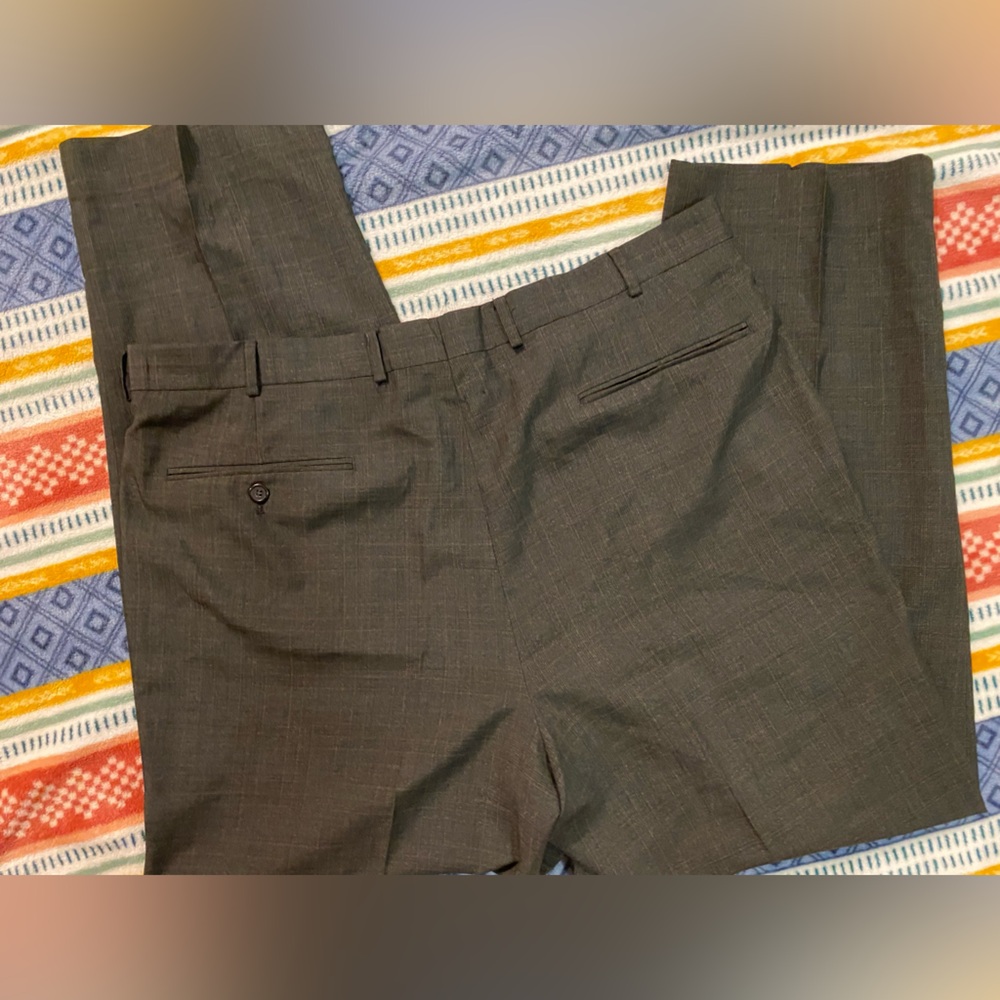 Men’s 46R Club International Dress Pants